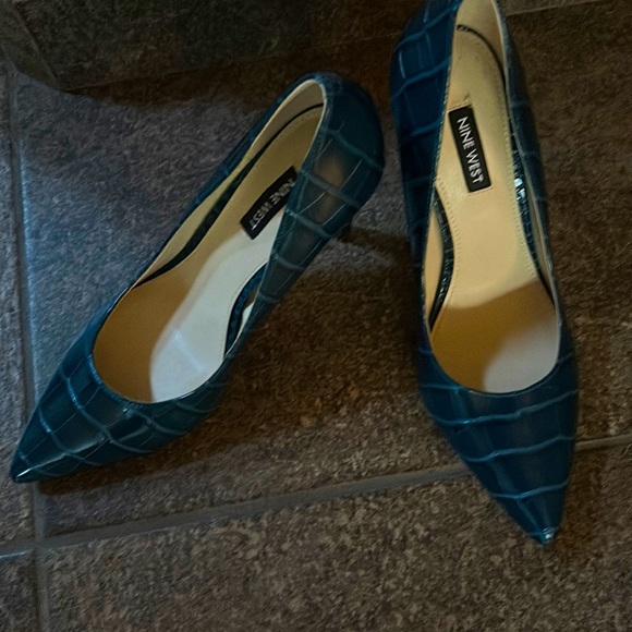 Nine West Shoes Nwt Nine West Dark Teal Crocodile Pump Poshmark